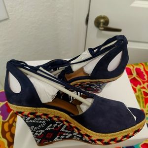 NWT Cabi Classic Isla Suede Wedge?